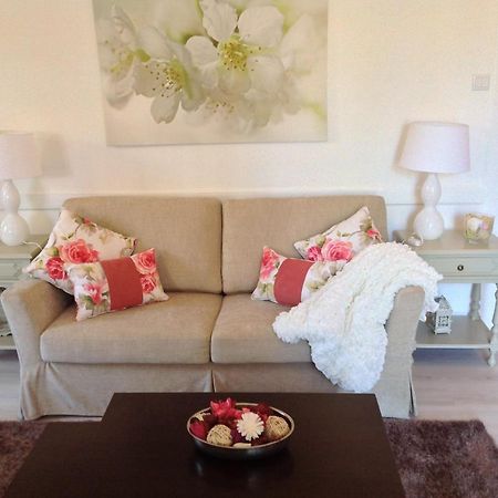 Private Pool Apt. With Great View 푼샬 외부 사진